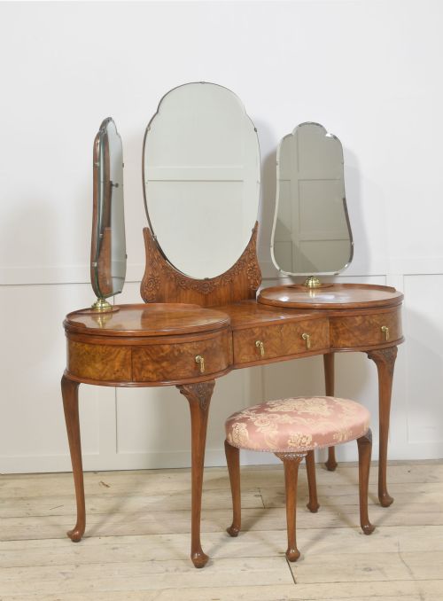 FIGURED WALNUT DRESSING TABLE - ADDITIONAL PHOTO 4