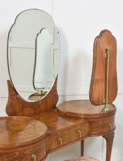 FIGURED WALNUT DRESSING TABLE - ADDITIONAL PHOTO 7
