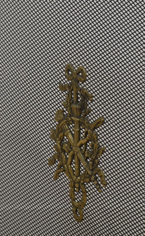 BRASS AND MESH FIRE SCREEN - ADDITIONAL PHOTO 5