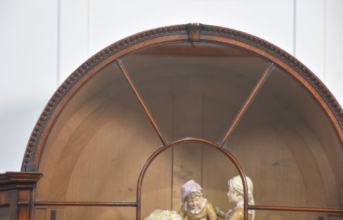 MAHOGANY GLAZED DISPLAY CABINET - ADDITIONAL PHOTO 2
