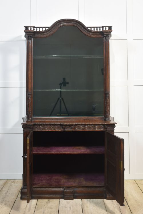 CARVED OAK DISPLAY CABINET - ADDITIONAL PHOTO 4