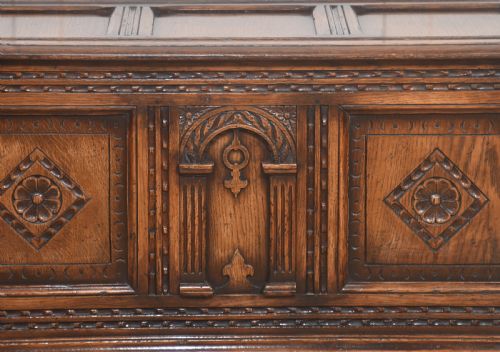 17TH CENTURY STYLE CARVED OAK COFFER - ADDITIONAL PHOTO 2