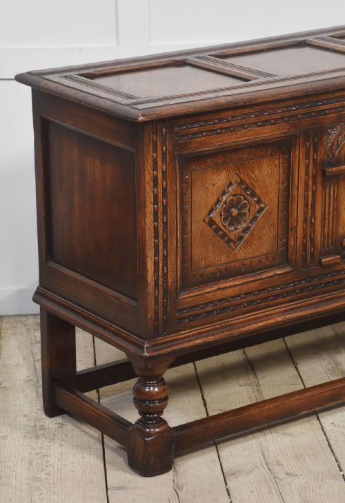 17TH CENTURY STYLE CARVED OAK COFFER - ADDITIONAL PHOTO 4