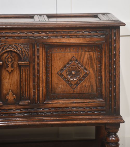 17TH CENTURY STYLE CARVED OAK COFFER - ADDITIONAL PHOTO 5
