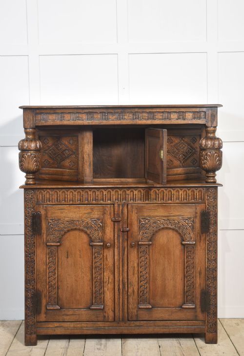 CARVED OAK COURT CUPBOARD - ADDITIONAL PHOTO 4