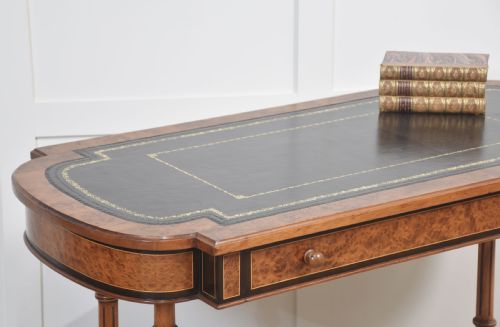 19TH CENTURY WALNUT WRITING TABLE - ADDITIONAL PHOTO 3