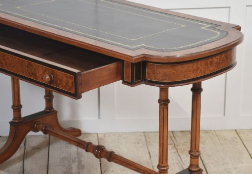 19TH CENTURY WALNUT WRITING TABLE - ADDITIONAL PHOTO 9
