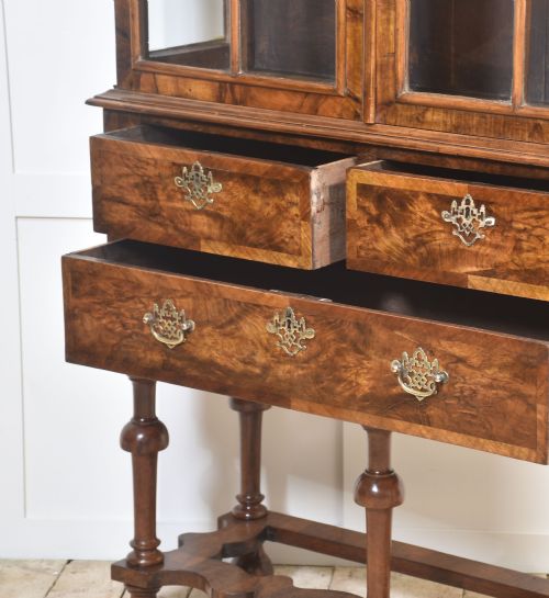 WALNUT QUEEN ANN STYLE DISPLAY CABINET - ADDITIONAL PHOTO 10