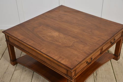 MAHOGANY COFFEE TABLE - ADDITIONAL PHOTO 3
