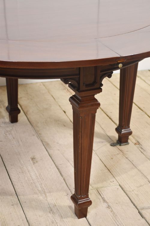 MAHOGANY CIRCULAR EXTENDING DINING TABLE - ADDITIONAL PHOTO 5