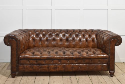 BROWN LEATHER DEEP BUTTONED CHESTERFIELD - ADDITIONAL PHOTO 5