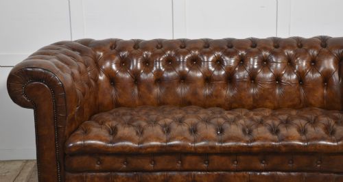BROWN LEATHER DEEP BUTTONED CHESTERFIELD - ADDITIONAL PHOTO 6