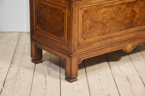 FIGURED WALNUT PRESS CUPBOARD - ADDITIONAL PHOTO 7