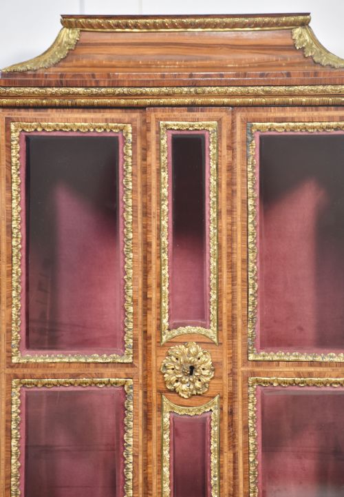 KINGWOOD DISPLAY CABINET ON STAND - ADDITIONAL PHOTO 9