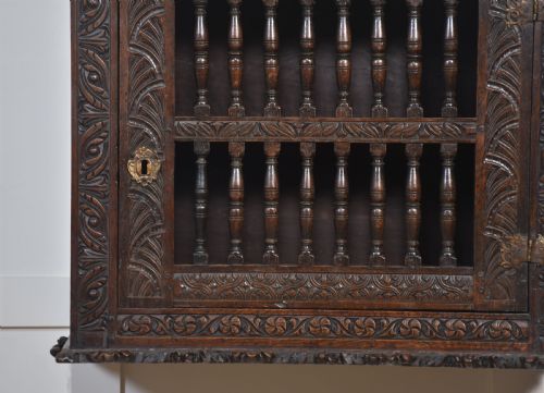 CHARLES II OAK MURAL LIVERY CUPBOARD - ADDITIONAL PHOTO 3