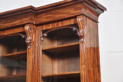 19TH CENTURY MAHOGANY LIBRARY BREAKFRONT BOOKCASE - ADDITIONAL PHOTO 13