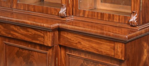 19TH CENTURY MAHOGANY LIBRARY BREAKFRONT BOOKCASE - ADDITIONAL PHOTO 14
