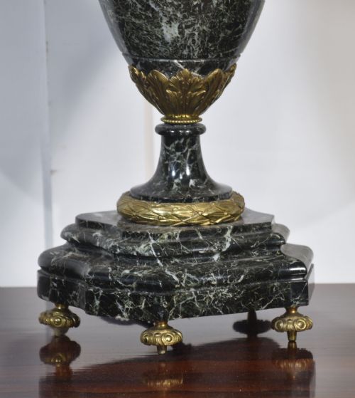 PAIR OF FRENCH ORMOLU MOUNTED MARBLE TABLE LAMPS - ADDITIONAL PHOTO 4