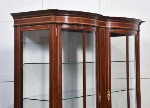 MAHOGANY BOW FRONT DISPLAY CABINET - ADDITIONAL PHOTO 3