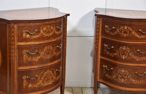 NEAR PAIR OF EDWARDS AND ROBERTS CHESTS - ADDITIONAL PHOTO 3