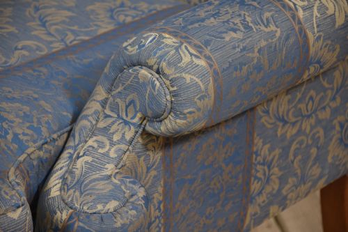 PAIR OF GEORGIAN STYLE WINGBACK ARMCHAIRS - ADDITIONAL PHOTO 11