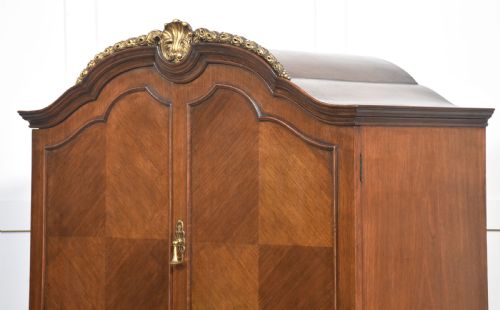WALNUT FIGURED CABINET - ADDITIONAL PHOTO 4