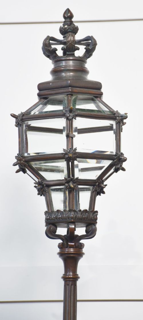PAIR OF BRONZE NEWEL POST LAMPS - ADDITIONAL PHOTO 2