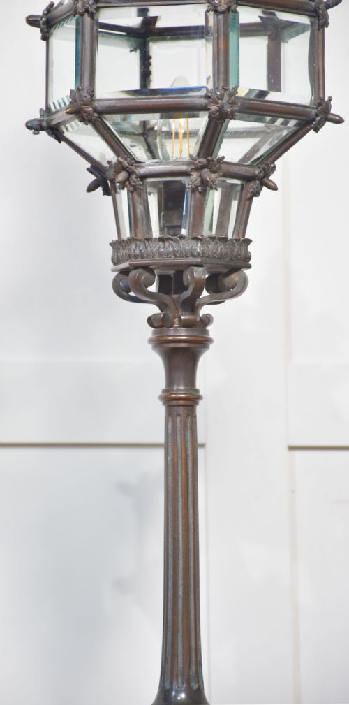 PAIR OF BRONZE NEWEL POST LAMPS - ADDITIONAL PHOTO 4