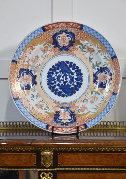 PAIR OF JAPANESE IMARI PLATES - ADDITIONAL PHOTO 4