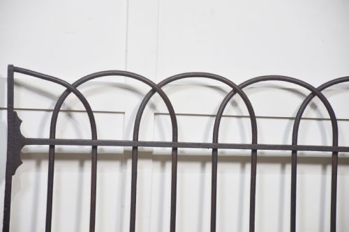 PAIR OF 19TH CENTURY CAST AND WROUGHT IRON GATES - ADDITIONAL PHOTO 4