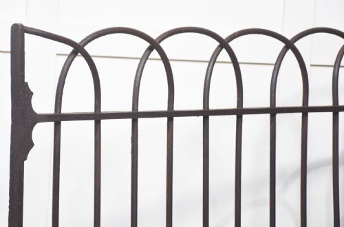 PAIR OF 19TH CENTURY CAST AND WROUGHT IRON GATES - ADDITIONAL PHOTO 9