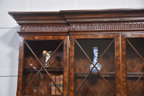 GEORGE III STYLE MAHOGANY BREAKFRONT LIBRARY BOOKCASE - ADDITIONAL PHOTO 4