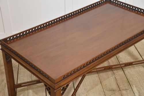 MAHOGANY COFFEE TABLE - ADDITIONAL PHOTO 1