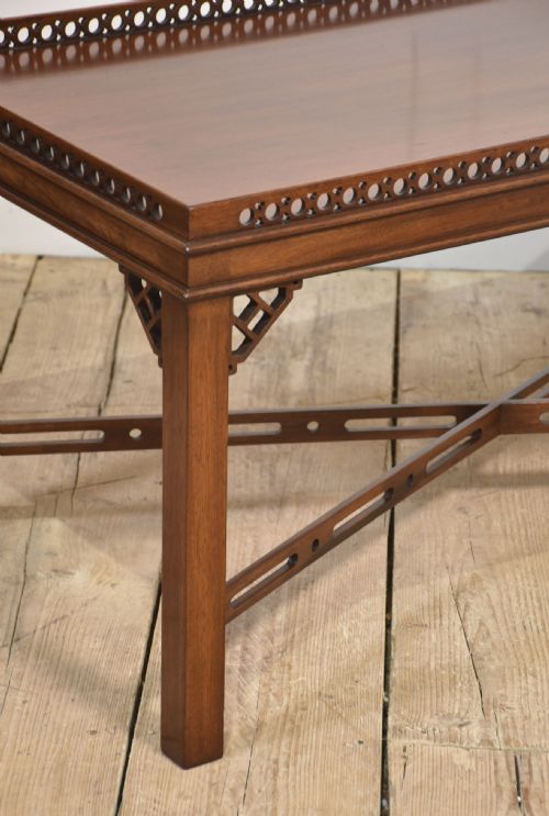 MAHOGANY COFFEE TABLE - ADDITIONAL PHOTO 2