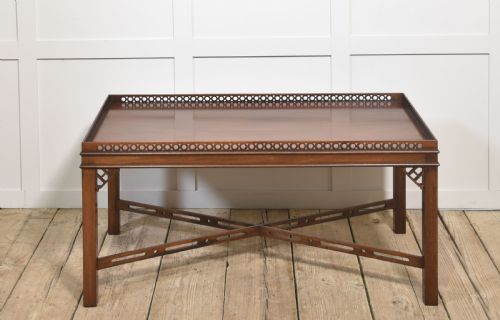 MAHOGANY COFFEE TABLE - ADDITIONAL PHOTO 4