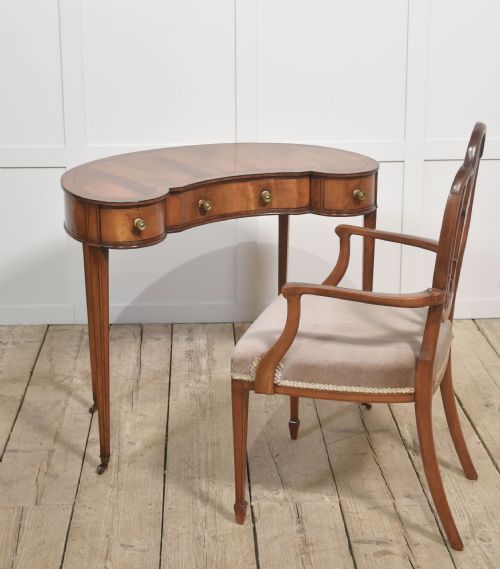 MAHOGANY KIDNEY SHAPED LADYS DRESSING TABLE - ADDITIONAL PHOTO 8