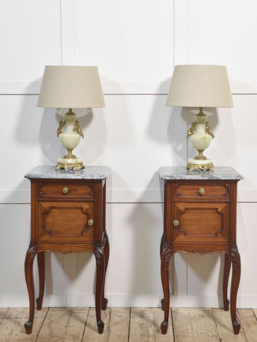 PAIR OF WALNUT MARBLE TOP BEDSIDE CABINETS - ADDITIONAL PHOTO 10