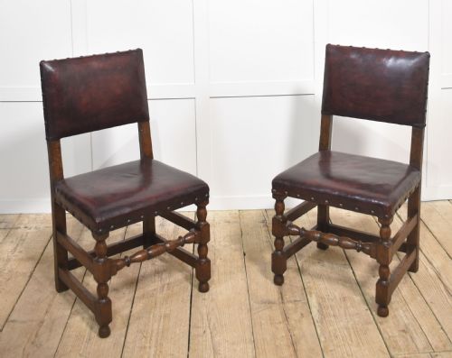 EIGHT LEATHER UPHOLSTERED OAK DINING CHAIRS - ADDITIONAL PHOTO 2