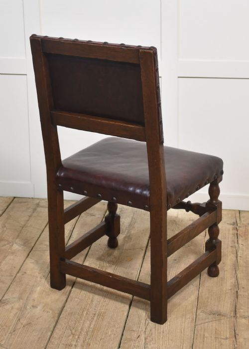 EIGHT LEATHER UPHOLSTERED OAK DINING CHAIRS - ADDITIONAL PHOTO 7