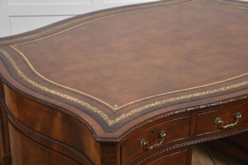 CHIPPENDALE REVIVAL MAHOGANY SERPENTINE PARTNERS DESK - ADDITIONAL PHOTO 9
