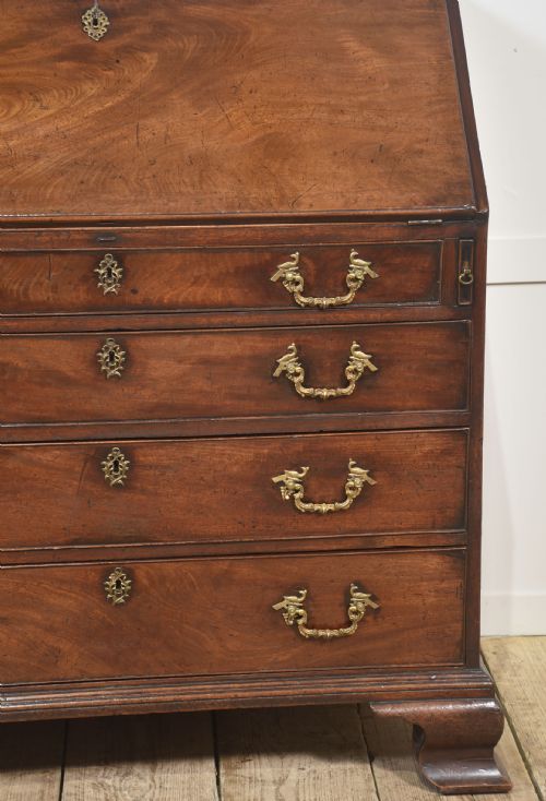GEORGE III MAHOGANY BUREAU - ADDITIONAL PHOTO 2