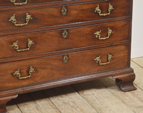 GEORGE III MAHOGANY BUREAU - ADDITIONAL PHOTO 3