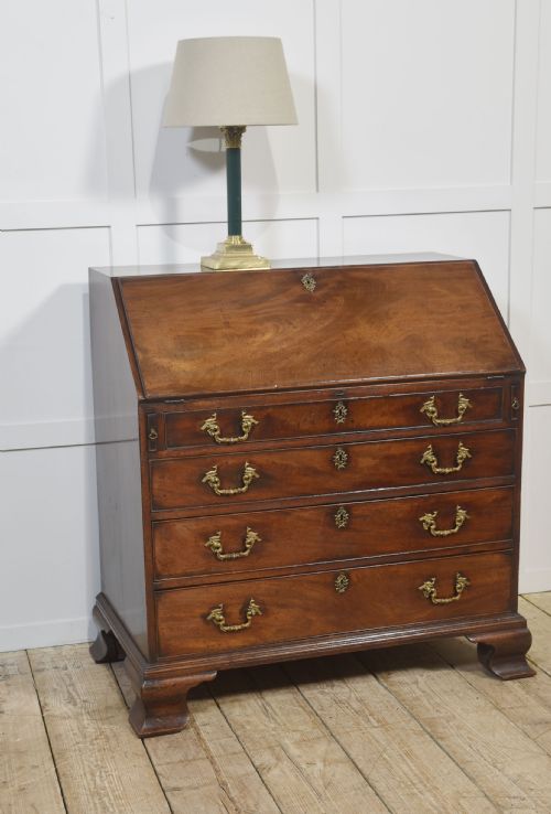GEORGE III MAHOGANY BUREAU - ADDITIONAL PHOTO 4