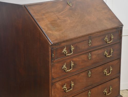 GEORGE III MAHOGANY BUREAU - ADDITIONAL PHOTO 8