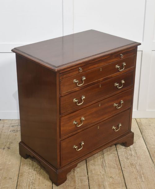 PAIR OF MAHOGANY BACHELORS CHESTS - ADDITIONAL PHOTO 4