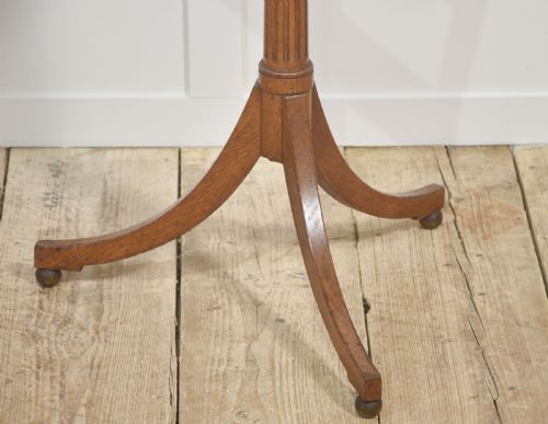 PAIR OF OAK ADJUSTABLE MUSIC STANDS - ADDITIONAL PHOTO 3