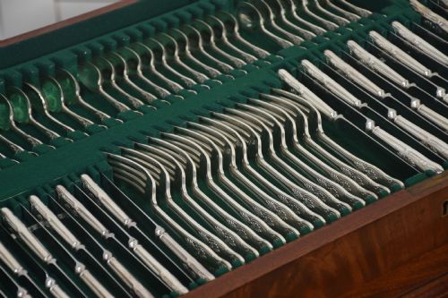 MAHOGANY CUTLERY CHEST BY WALKER HALL SHEFFIELD - ADDITIONAL PHOTO 9