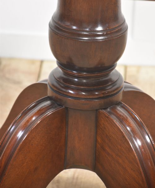 FINE REGENCY STYLE OVAL MAHOGANY DINING TABLE - ADDITIONAL PHOTO 7