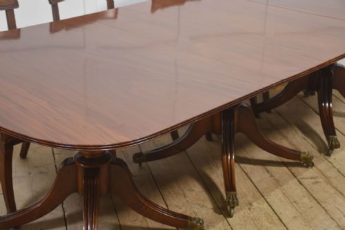 MAHOGANY TRIPLE PEDESTAL DINING TABLE - ADDITIONAL PHOTO 4