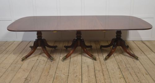 MAHOGANY TRIPLE PEDESTAL DINING TABLE - ADDITIONAL PHOTO 11